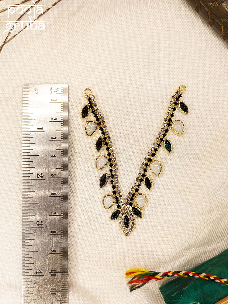 Leaf Kundan V Necklace