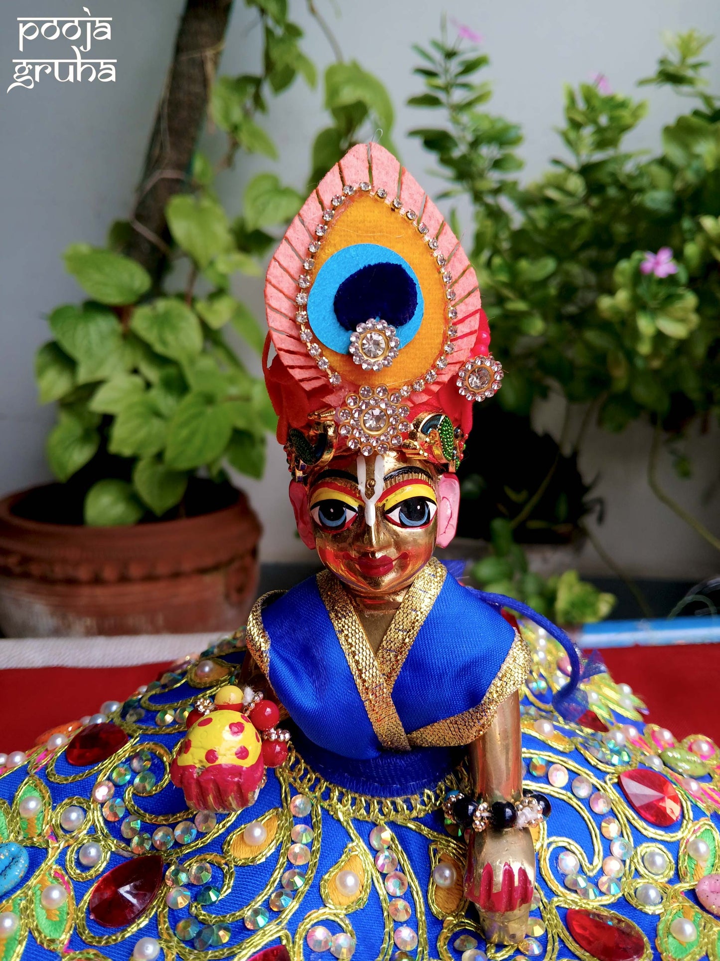 Morleela Laddu Gopal Mukut