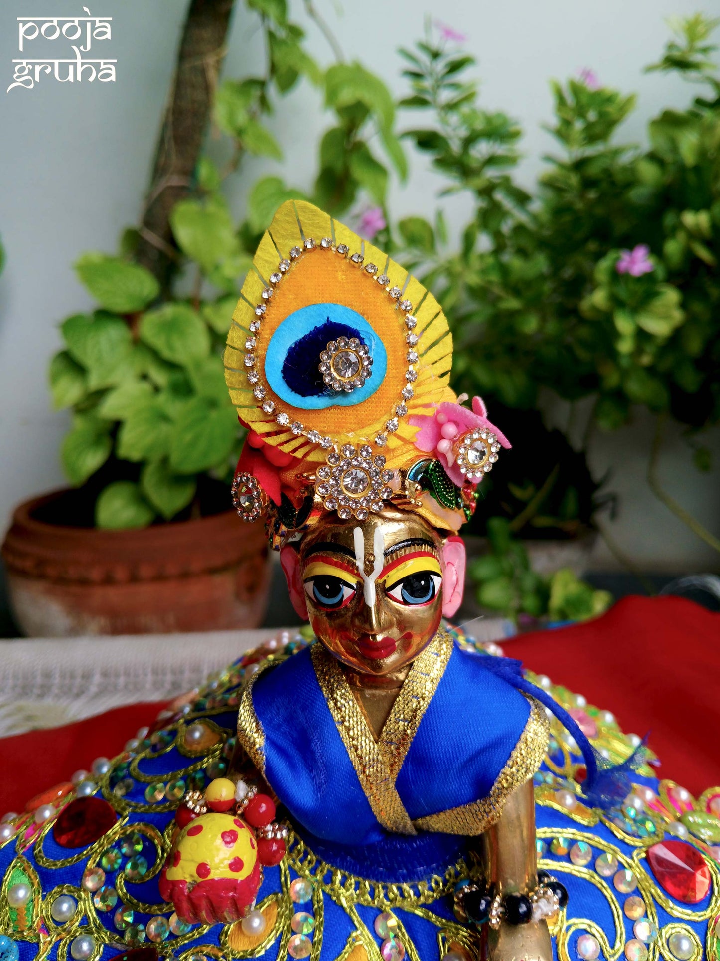 Morleela Laddu Gopal Mukut