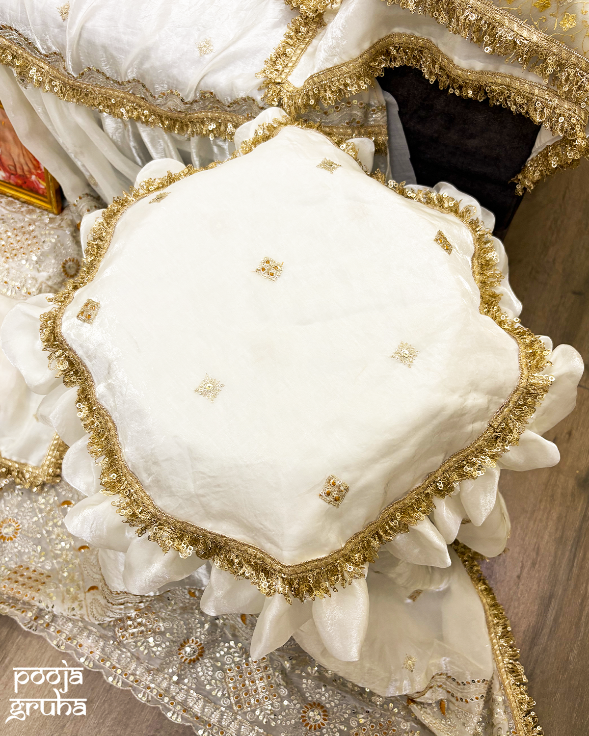Shukrana Guruji Gaddi Chola Set — Lux Ivory Ensemble