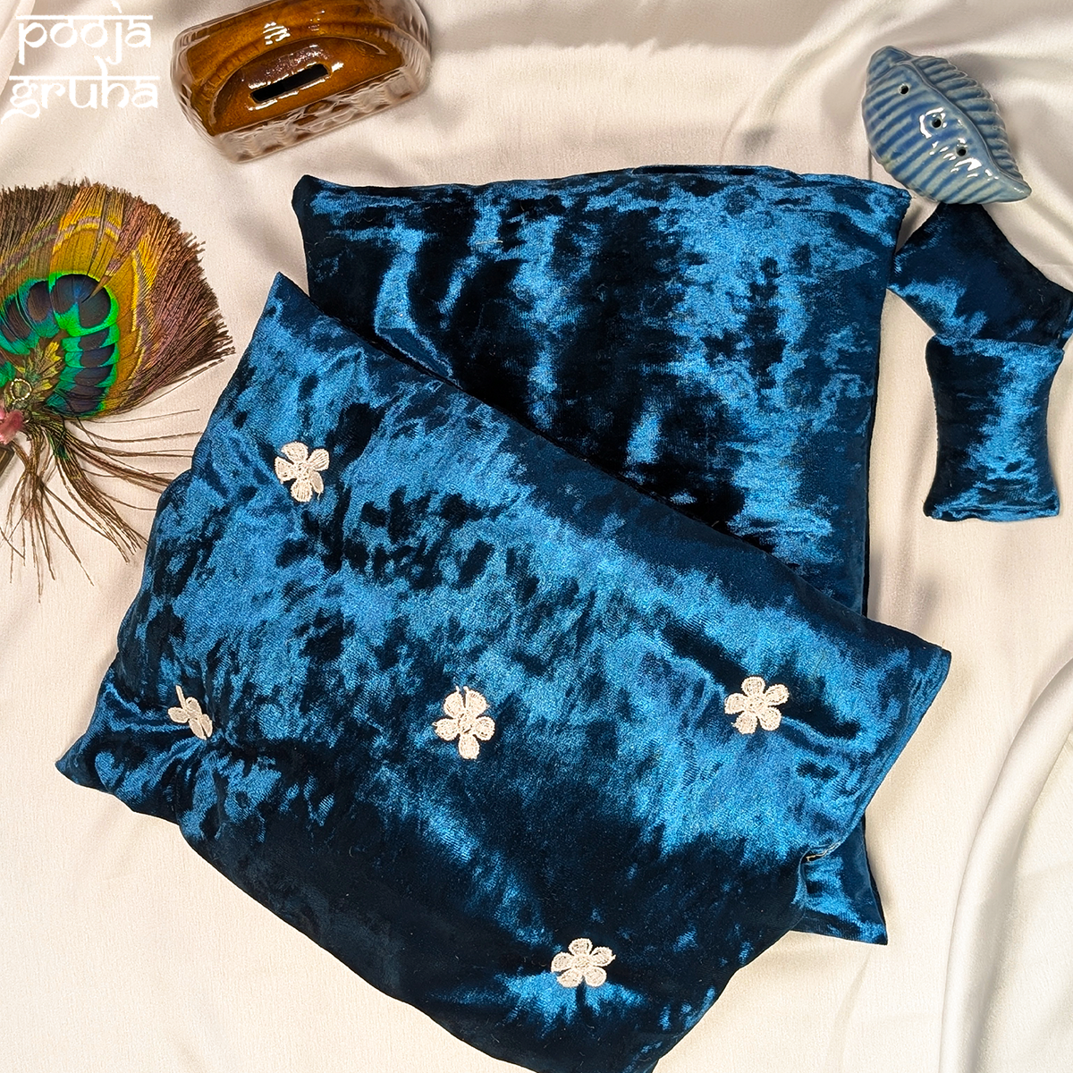 Neelamadhurya Velvet Quilt & Mattress Set for Laddu Gopal