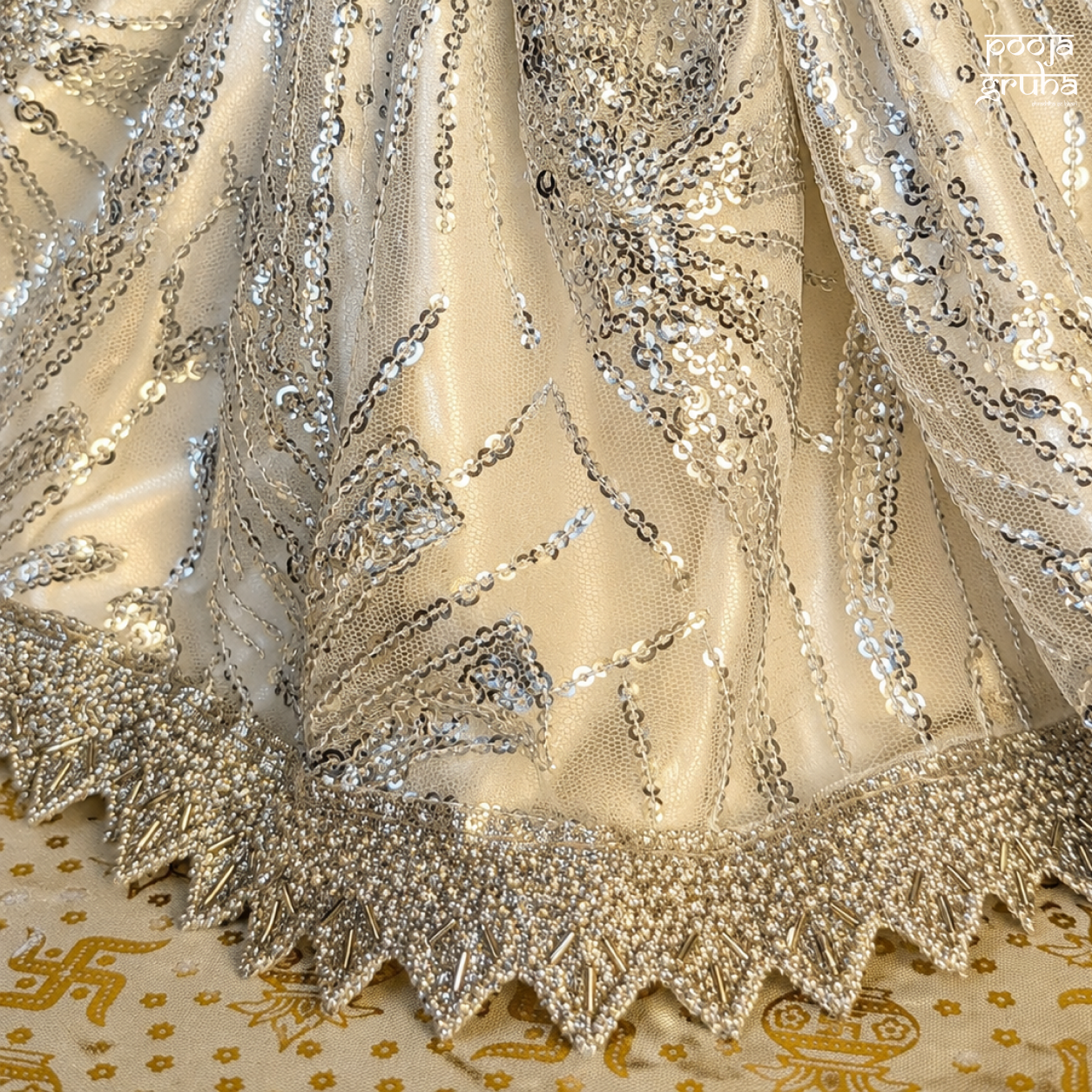 Shwet Vaibhav Mata Rani Dress Set
