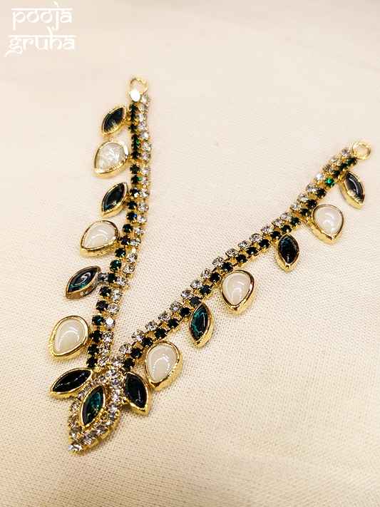 Leaf Kundan V Necklace