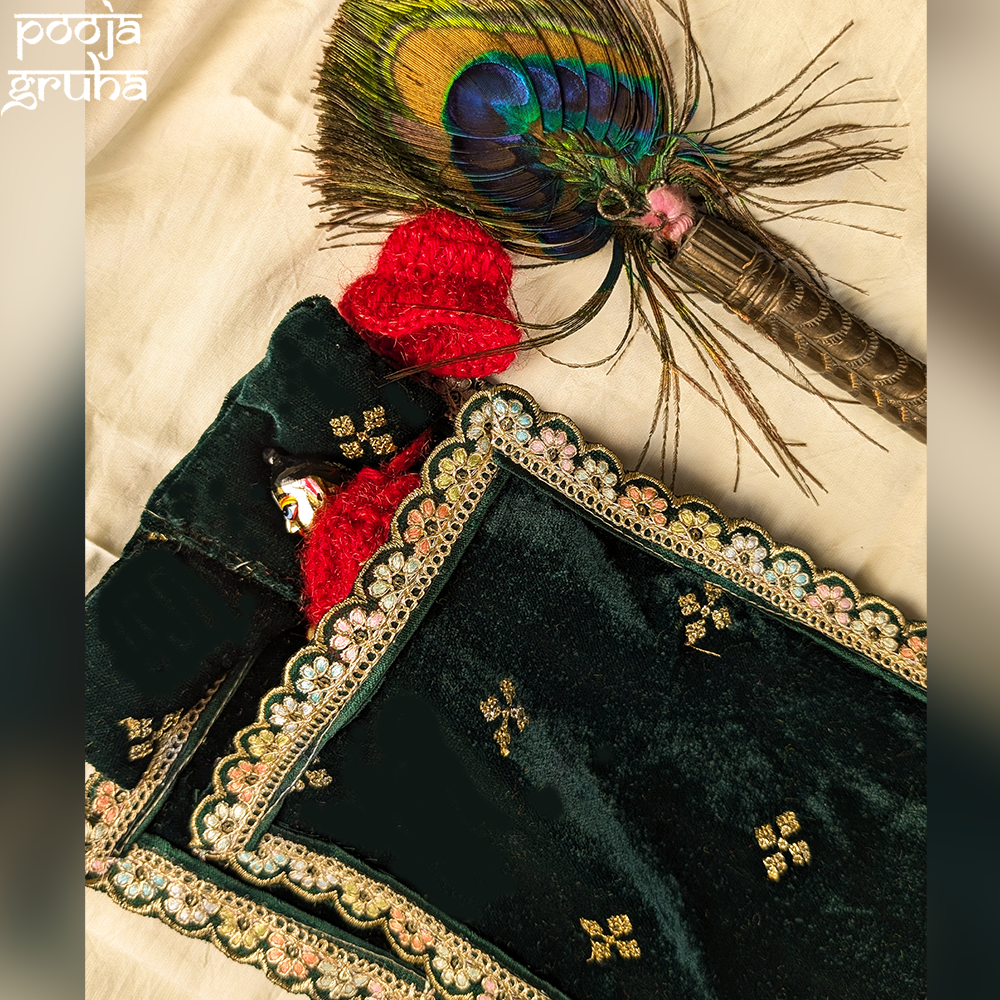 HariVilasa Velvet Bedsheet & Blanket Set for Laddu Gopal