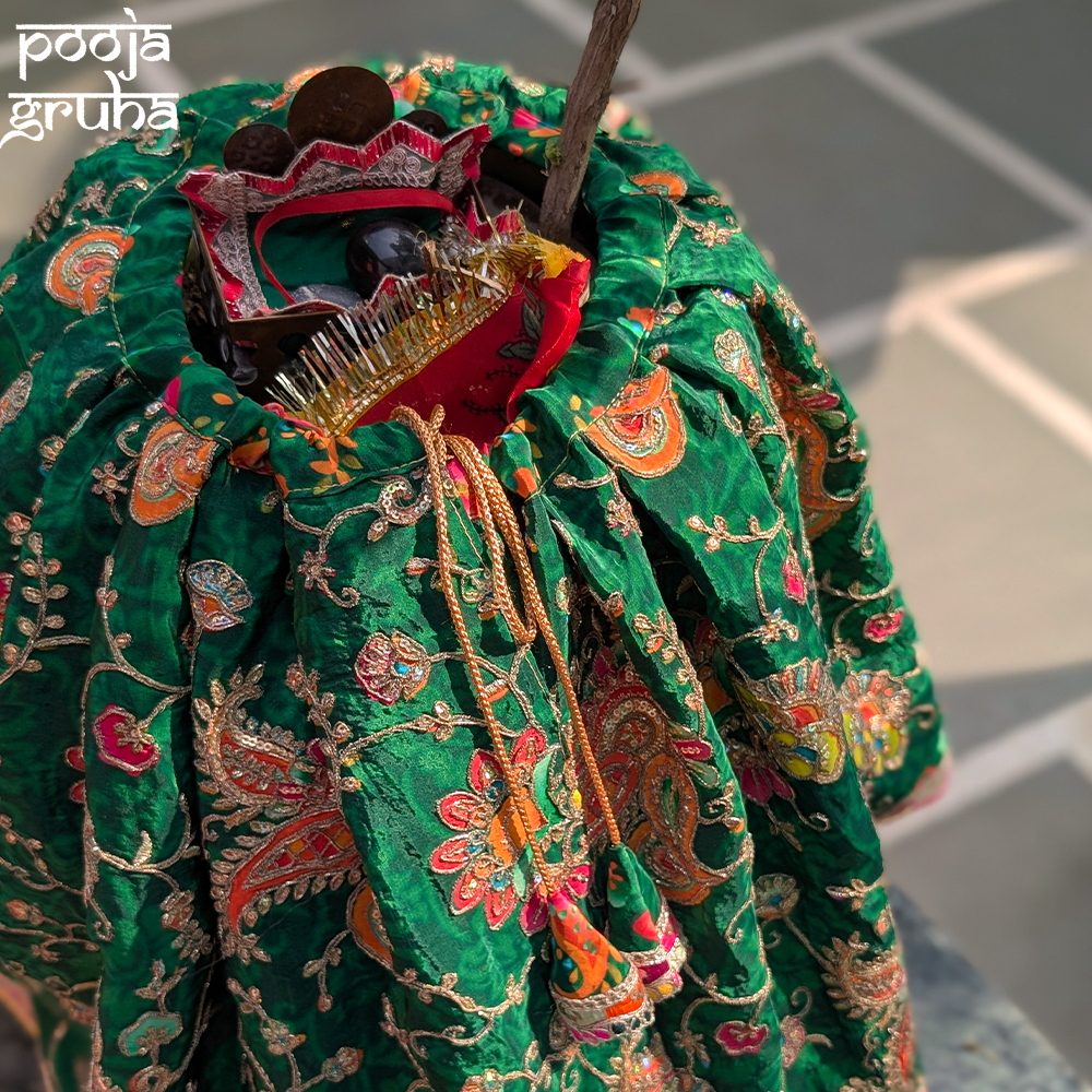 Hariyali Shringar Tulsi Vastra – Rich Embroidered Silk Lehenga & Chunri Set