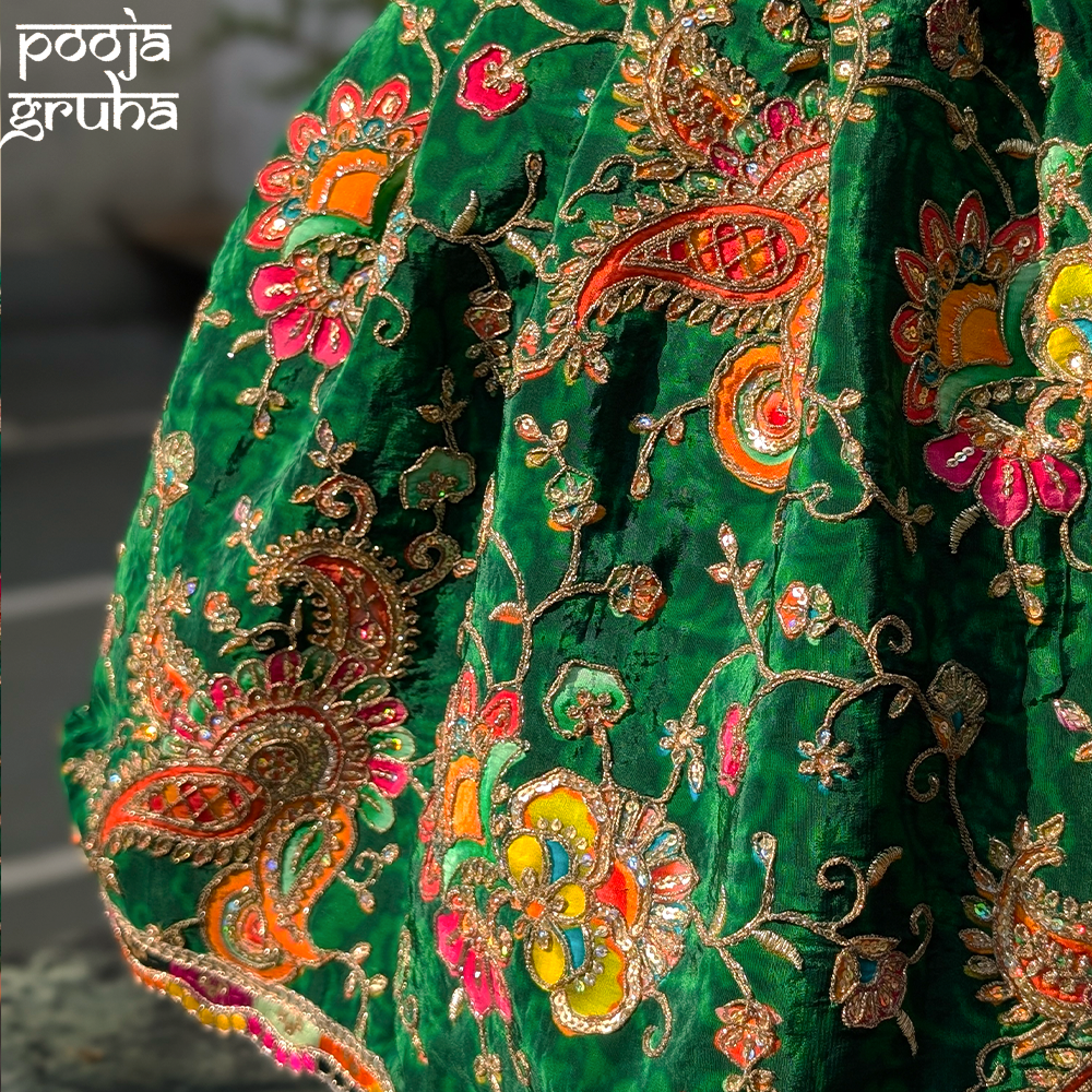 Hariyali Shringar Tulsi Vastra – Rich Embroidered Silk Lehenga & Chunri Set