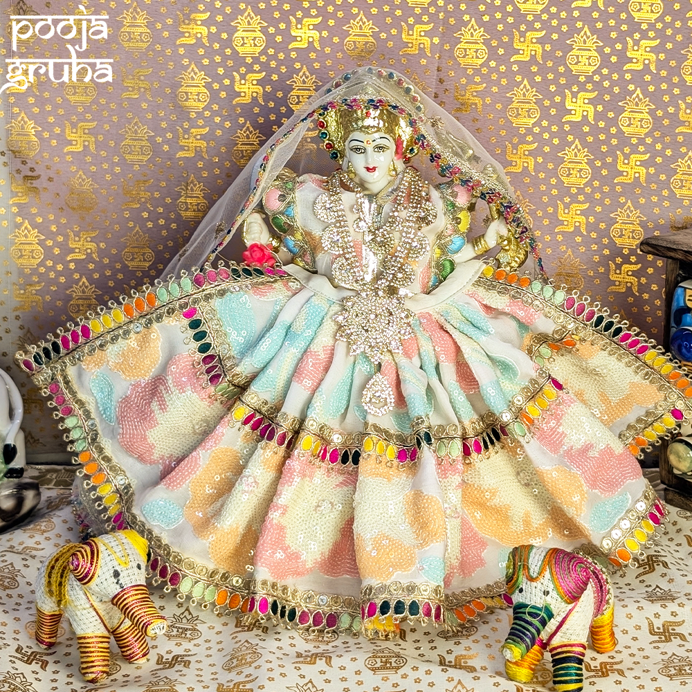 Shwet Pushpa Rang Mata Rani Lehenga Set