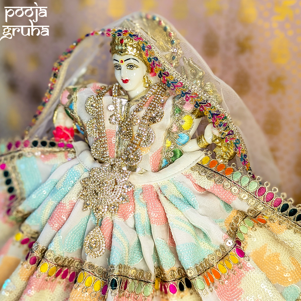 Shwet Pushpa Rang Mata Rani Lehenga Set