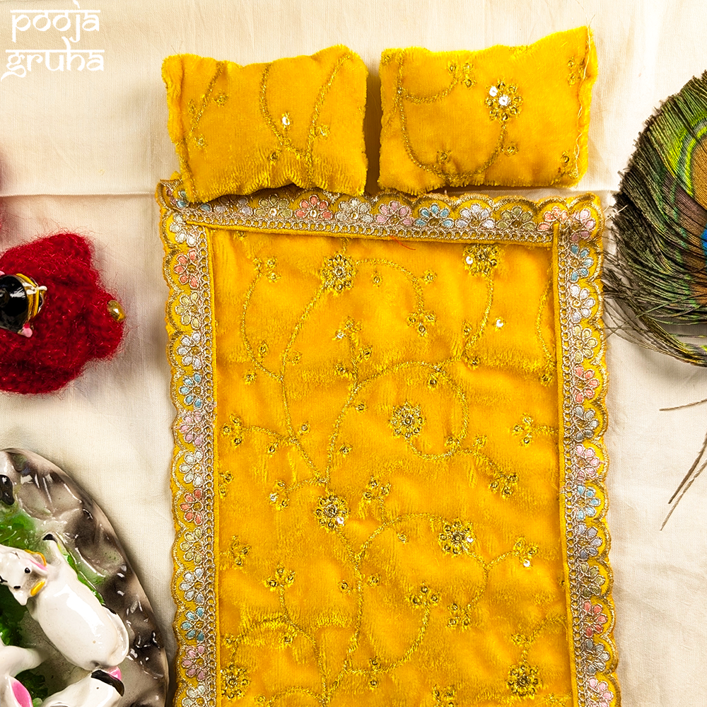 HariVilasa Velvet Bedsheet & Blanket Set for Laddu Gopal